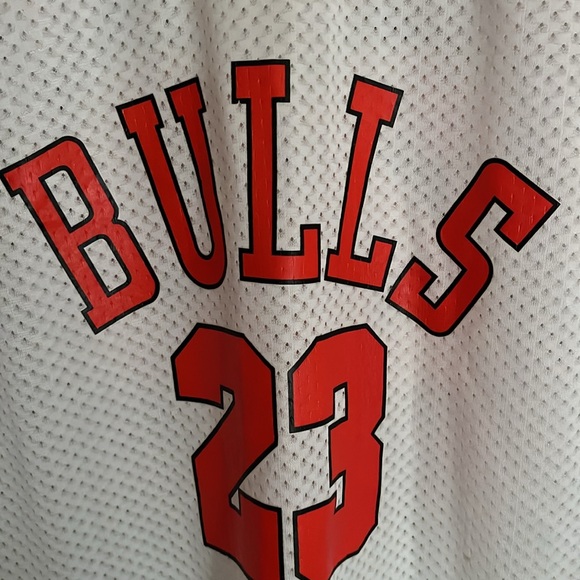 Jordan Bulls Jersey - Picture 7 of 9